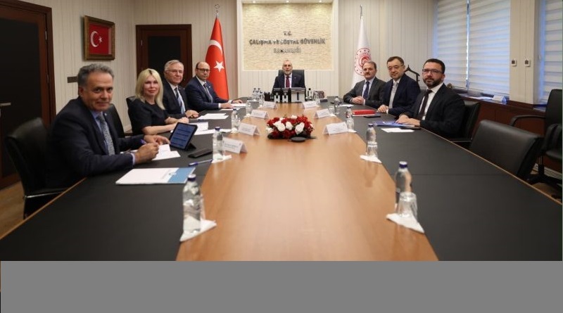 Üniversite Hastaneleri Birliği Yönetim Kurulu, Çalışma Sosyal Güvenlik Bakanı Sayın Vedat Işıkhan ile görüştü